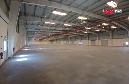 Warehouse - Studio - 2 Bathrooms for rent in Hidd - Muharraq Governorate