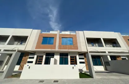 Villa - 5 Bedrooms - 6 Bathrooms for sale in Hidd - Muharraq Governorate