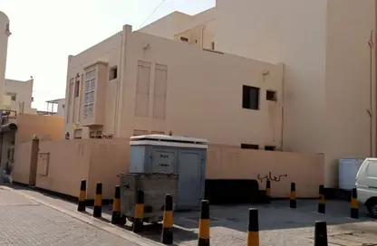 Townhouse - 5 Bedrooms - 3 Bathrooms for rent in Hidd - Muharraq Governorate