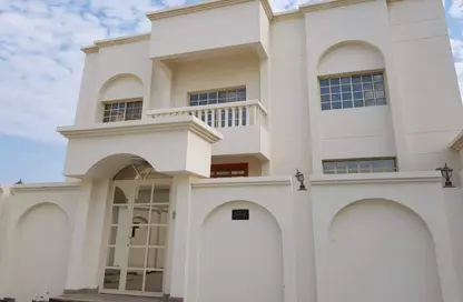 Villa - 4 Bedrooms - 4 Bathrooms for rent in Busaiteen - Muharraq Governorate