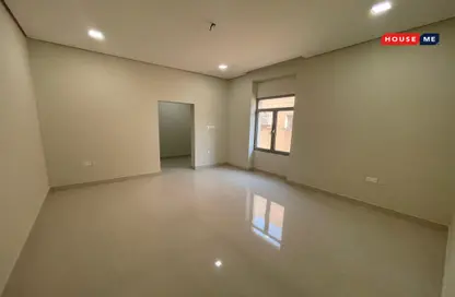 Apartment - 3 Bedrooms - 4 Bathrooms for sale in Sanad - Central Governorate