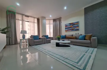 Apartment - 2 Bedrooms - 2 Bathrooms for rent in Busaiteen - Muharraq Governorate