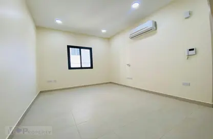 Apartment - 2 Bedrooms - 2 Bathrooms for rent in Um Al Hasam - Manama - Capital Governorate