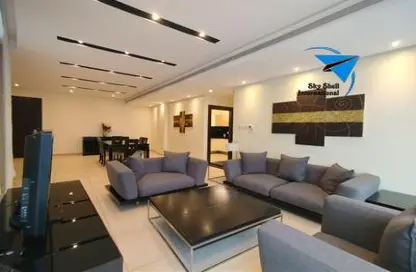 Apartment - 2 Bedrooms - 3 Bathrooms for rent in Sanabis - Manama - Capital Governorate