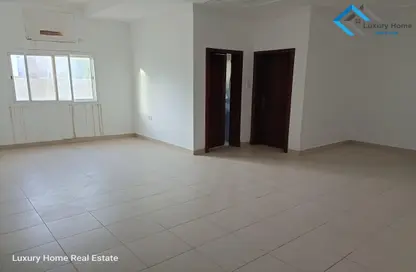 Apartment - 3 Bedrooms - 4 Bathrooms for rent in Busaiteen - Muharraq Governorate