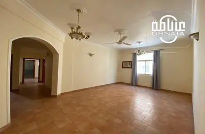 Apartment - 2 Bedrooms - 2 Bathrooms for rent in Al Burhama - Manama - Capital Governorate