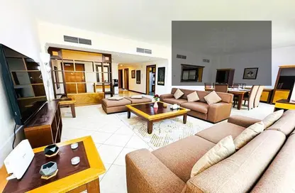 Apartment - 2 Bedrooms - 3 Bathrooms for rent in Al Juffair - Capital Governorate