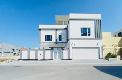 Villa - 4 Bedrooms - 6 Bathrooms for sale in Maqabah - Northern Governorate