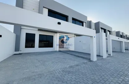 Villa - 3 Bedrooms - 5 Bathrooms for rent in Manama - Capital Governorate