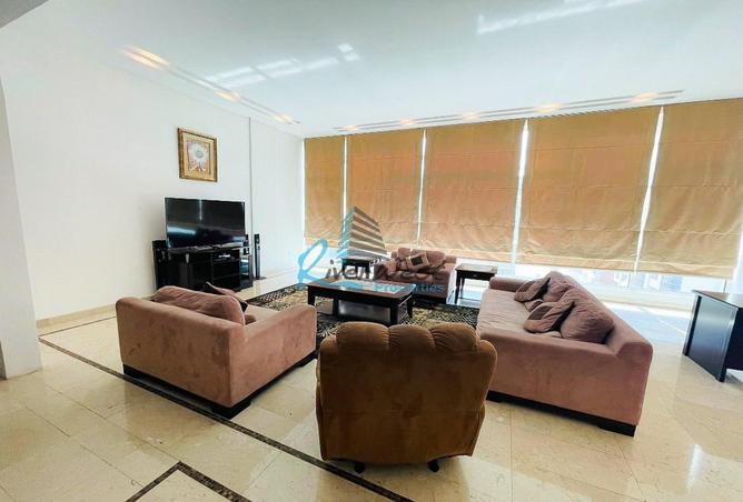 Apartment - 2 Bedrooms - 3 Bathrooms for sale in Al Juffair - Capital Governorate