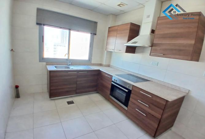 Apartment - 2 Bedrooms - 2 Bathrooms for rent in Al Burhama - Manama - Capital Governorate