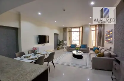 Apartment - 2 Bedrooms - 2 Bathrooms for rent in Busaiteen - Muharraq Governorate