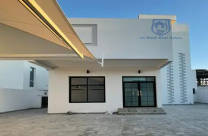 Villa - 3 Bedrooms - 4 Bathrooms for rent in Hamad Town - Northern Governorate