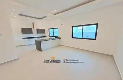 Apartment - 2 Bedrooms - 2 Bathrooms for rent in Marassi Al Bahrain - Diyar Al Muharraq - Muharraq Governorate