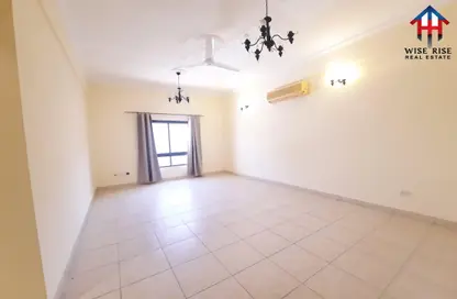 Apartment - 2 Bedrooms - 2 Bathrooms for rent in Al Burhama - Manama - Capital Governorate