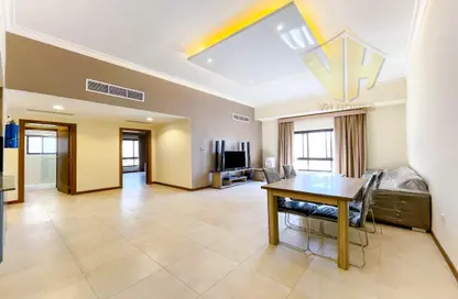 Apartment - 2 Bedrooms - 3 Bathrooms for rent in Al Juffair - Capital Governorate