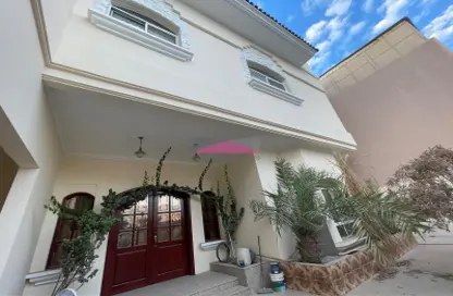 Villa - 5 Bedrooms - 5 Bathrooms for rent in Zinj - Manama - Capital Governorate