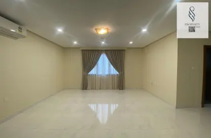 Apartment - 1 Bedroom - 1 Bathroom for rent in Al Burhama - Manama - Capital Governorate