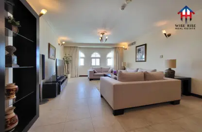 Apartment - 2 Bedrooms - 2 Bathrooms for rent in Busaiteen - Muharraq Governorate