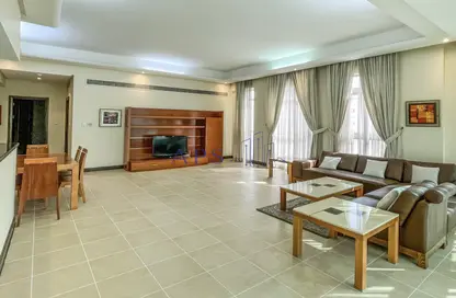 Apartment - 2 Bedrooms - 3 Bathrooms for rent in Exhibition Road - Hoora - Capital Governorate