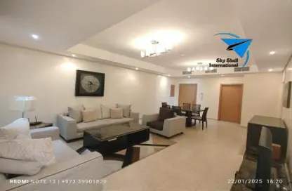 Apartment - 3 Bedrooms - 3 Bathrooms for rent in Sanabis - Manama - Capital Governorate