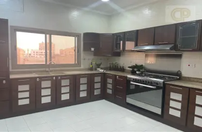 Apartment - 3 Bedrooms - 4 Bathrooms for rent in Mahooz - Manama - Capital Governorate