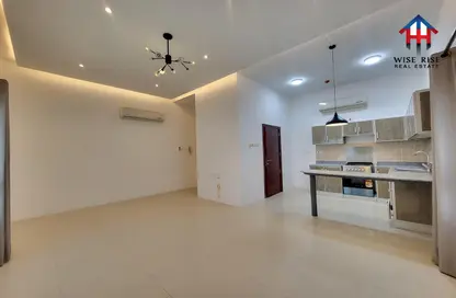 Apartment - 2 Bedrooms - 2 Bathrooms for rent in Janabiya - Northern Governorate