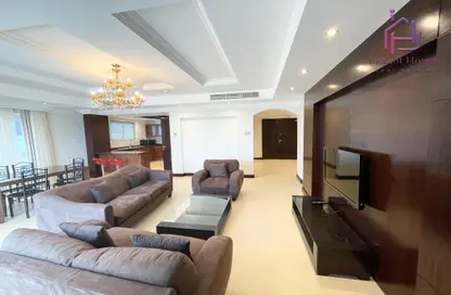 Apartment - 3 Bedrooms - 4 Bathrooms for rent in Zinj - Manama - Capital Governorate