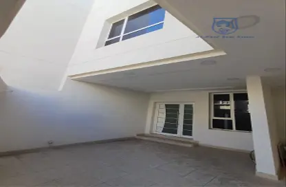 Villa - 4 Bedrooms - 5 Bathrooms for rent in Karrana - Northern Governorate