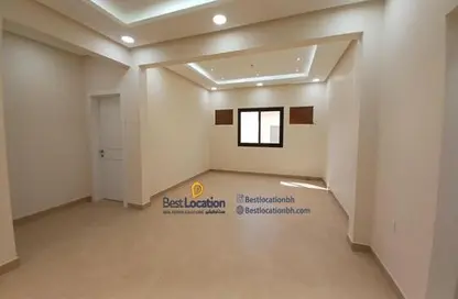 Apartment - 4 Bedrooms - 3 Bathrooms for rent in Bu Kowarah - Riffa - Southern Governorate