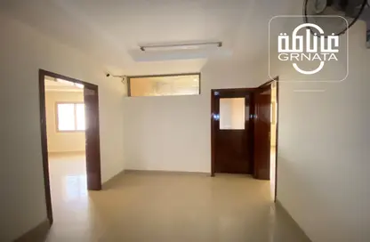 Apartment - 2 Bedrooms - 2 Bathrooms for rent in Manama Souq - Manama - Capital Governorate