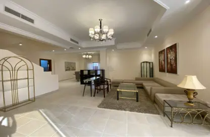 Villa - 4 Bedrooms - 4 Bathrooms for rent in Karbabad - Manama - Capital Governorate