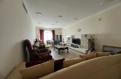 Apartment - 2 Bedrooms - 2 Bathrooms for sale in Busaiteen - Muharraq Governorate