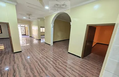 Villa - 5 Bedrooms - 4 Bathrooms for rent in Gufool - Manama - Capital Governorate