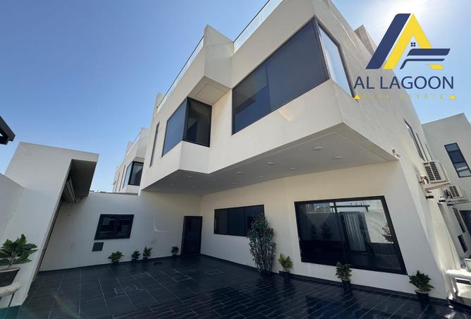 Villa - 4 Bedrooms - 5 Bathrooms for sale in Saar - Northern Governorate