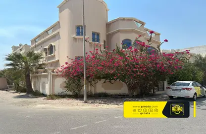 Villa - 6 Bedrooms - 5 Bathrooms for sale in Galali - Muharraq Governorate