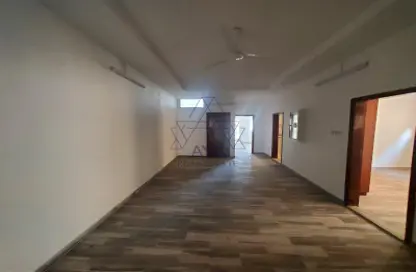 Apartment - 4 Bedrooms - 3 Bathrooms for rent in Busaiteen - Muharraq Governorate