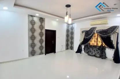 Apartment - 3 Bedrooms - 3 Bathrooms for rent in Busaiteen - Muharraq Governorate