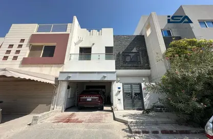 Villa - 4 Bedrooms - 5 Bathrooms for sale in Galali - Muharraq Governorate