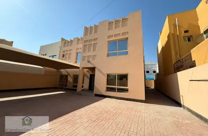 Villa - 4 Bedrooms - 6 Bathrooms for rent in Arad - Muharraq Governorate