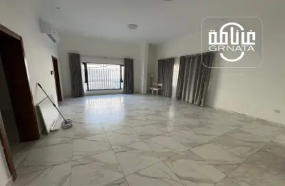 Apartment - 2 Bedrooms - 2 Bathrooms for rent in Maqabah - Northern Governorate