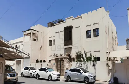 Villa - 6 Bedrooms - 7 Bathrooms for sale in Arad - Muharraq Governorate