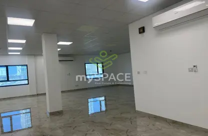 Office Space - Studio - 2 Bathrooms for rent in Sanabis - Manama - Capital Governorate