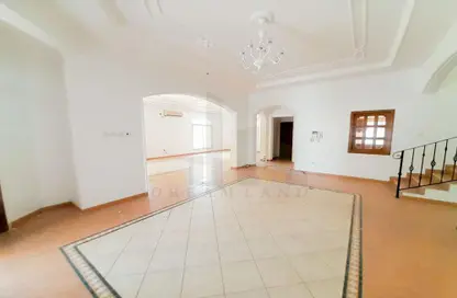 Villa - 7 Bedrooms for rent in Mahooz - Manama - Capital Governorate