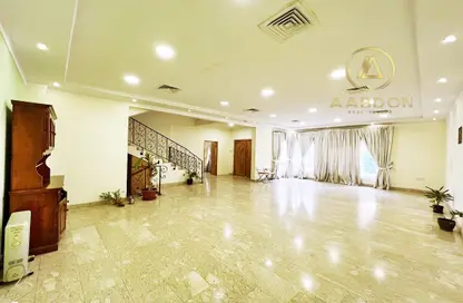 Villa - 3 Bedrooms - 4 Bathrooms for rent in Al Juffair - Capital Governorate