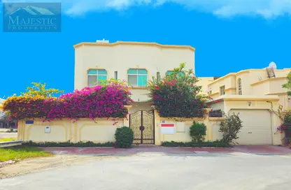 Villa - 4 Bedrooms - 5 Bathrooms for sale in Janabiya - Northern Governorate