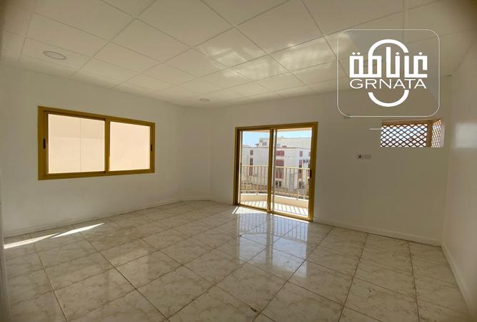 Office Space - Studio - 2 Bathrooms for rent in Bu Kowarah - Riffa - Southern Governorate