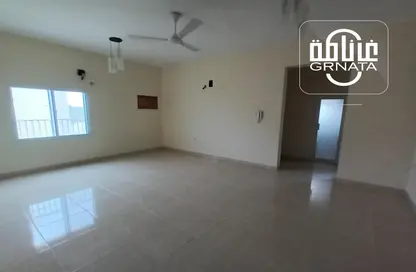 Apartment - 2 Bedrooms - 2 Bathrooms for rent in Jid Ali - Central Governorate