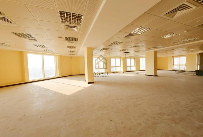 Office Space - Studio - 2 Bathrooms for rent in Sanabis - Manama - Capital Governorate