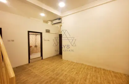 Apartment - Studio - 1 Bathroom for rent in Busaiteen - Muharraq Governorate